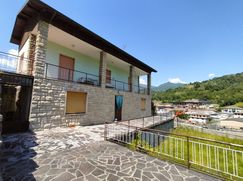 Casa Bi/Trifamiliare in Residenziale