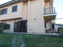 Casa Bi/Trifamiliare in Residenziale