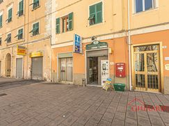 Negozio/Locale commerciale in Commerciale