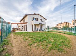 Casa Bi/Trifamiliare in Residenziale