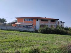 Casa Bi/Trifamiliare in Residenziale