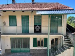 Casa Bi/Trifamiliare in Residenziale