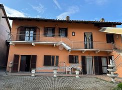 Casa Bi/Trifamiliare in Residenziale