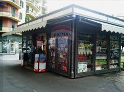 Attività/Licenza (con o senza mura) in Commerciale