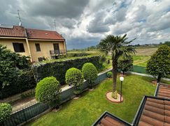Casa Bi/Trifamiliare in Residenziale