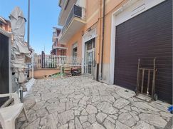 Negozio/Locale commerciale in Commerciale