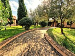 Casa Bi/Trifamiliare in Residenziale