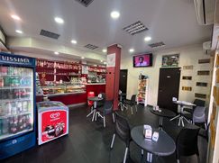 Attività/Licenza (con o senza mura) in Commerciale