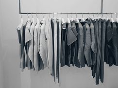 Attività/Licenza (con o senza mura) in Commerciale
