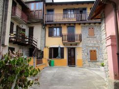 Casa Bi/Trifamiliare in Residenziale