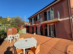 Casa Bi/Trifamiliare in Residenziale