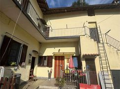 Casa Bi/Trifamiliare in Residenziale