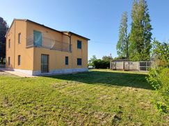 Casa Bi/Trifamiliare in Residenziale