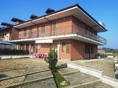 Casa Bi/Trifamiliare in Residenziale