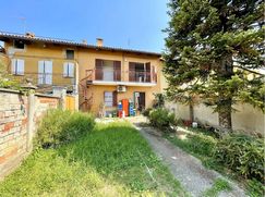 Casa Bi/Trifamiliare in Residenziale