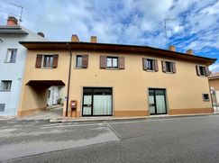 Casa Bi/Trifamiliare in Residenziale