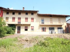 Casa Bi/Trifamiliare in Residenziale