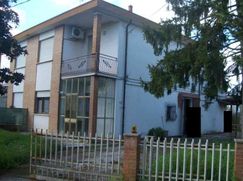 Casa Bi/Trifamiliare in Residenziale