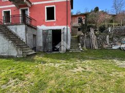 Casa Bi/Trifamiliare in Residenziale