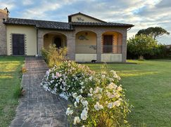 Casa Bi/Trifamiliare in Residenziale
