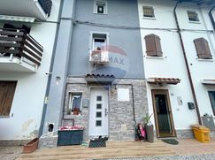 Casa Bi/Trifamiliare in Residenziale