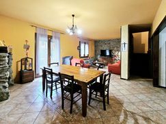 Casa Bi/Trifamiliare in Residenziale