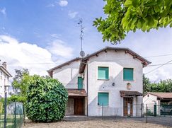 Casa Bi/Trifamiliare in Residenziale