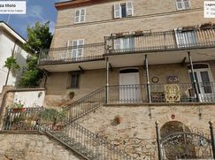 Casa Bi/Trifamiliare in Residenziale