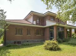 Casa Bi/Trifamiliare in Residenziale