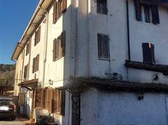 Casa Bi/Trifamiliare in Residenziale