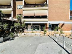 Negozio/Locale commerciale in Commerciale