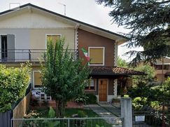Casa Bi/Trifamiliare in Residenziale