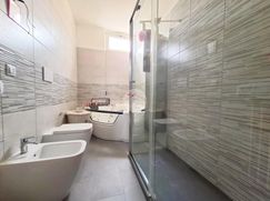 Casa Bi/Trifamiliare in Residenziale