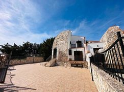 Casa Bi/Trifamiliare in Residenziale