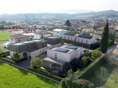 Casa Bi/Trifamiliare in Residenziale