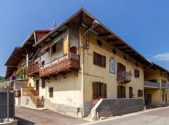 Casa Bi/Trifamiliare in Residenziale