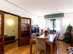 Casa Bi/Trifamiliare in Residenziale