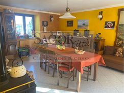 Casa Bi/Trifamiliare in Residenziale