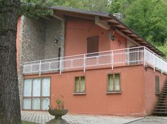 Casa Bi/Trifamiliare in Residenziale