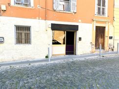 Negozio/Locale commerciale in Commerciale
