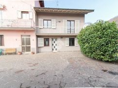 Casa Bi/Trifamiliare in Residenziale