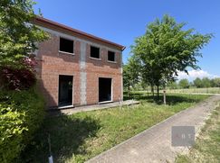 Casa Bi/Trifamiliare in Residenziale