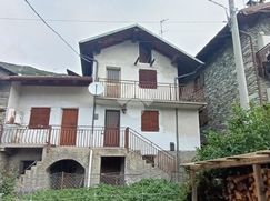 Casa Bi/Trifamiliare in Residenziale