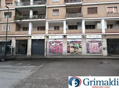 Negozio/Locale commerciale in Commerciale