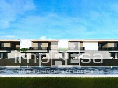 Casa Bi/Trifamiliare in Residenziale