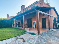 Casa Bi/Trifamiliare in Residenziale