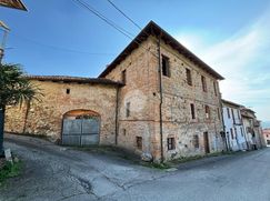 Casa Bi/Trifamiliare in Residenziale