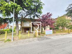 Casa Bi/Trifamiliare in Residenziale