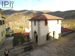 Casa Bi/Trifamiliare in Residenziale