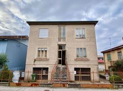 Casa Bi/Trifamiliare in Residenziale